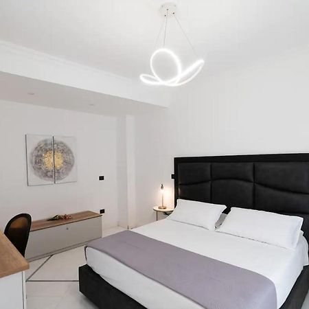 Apartments Hotel Real Suite Napoli Chiaia Mergellina Exteriör bild