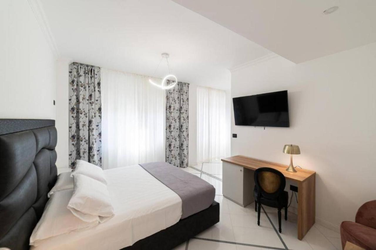 Apartments Hotel Real Suite Napoli Chiaia Mergellina Exteriör bild