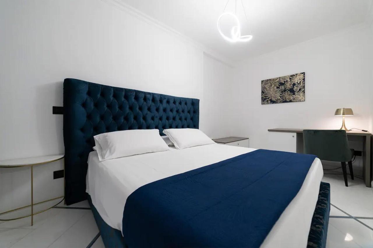 Apartments Hotel Real Suite Napoli Chiaia Mergellina Exteriör bild