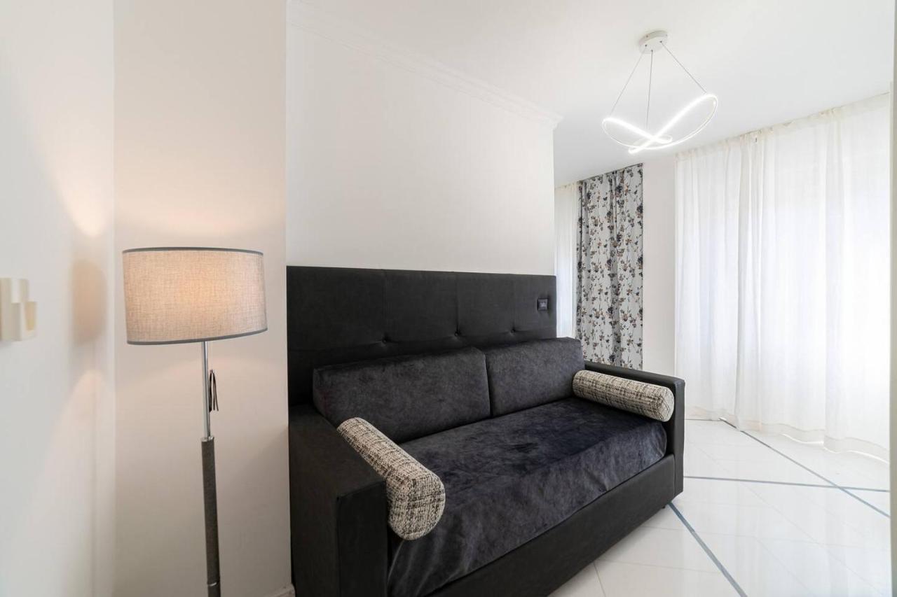 Apartments Hotel Real Suite Napoli Chiaia Mergellina Exteriör bild