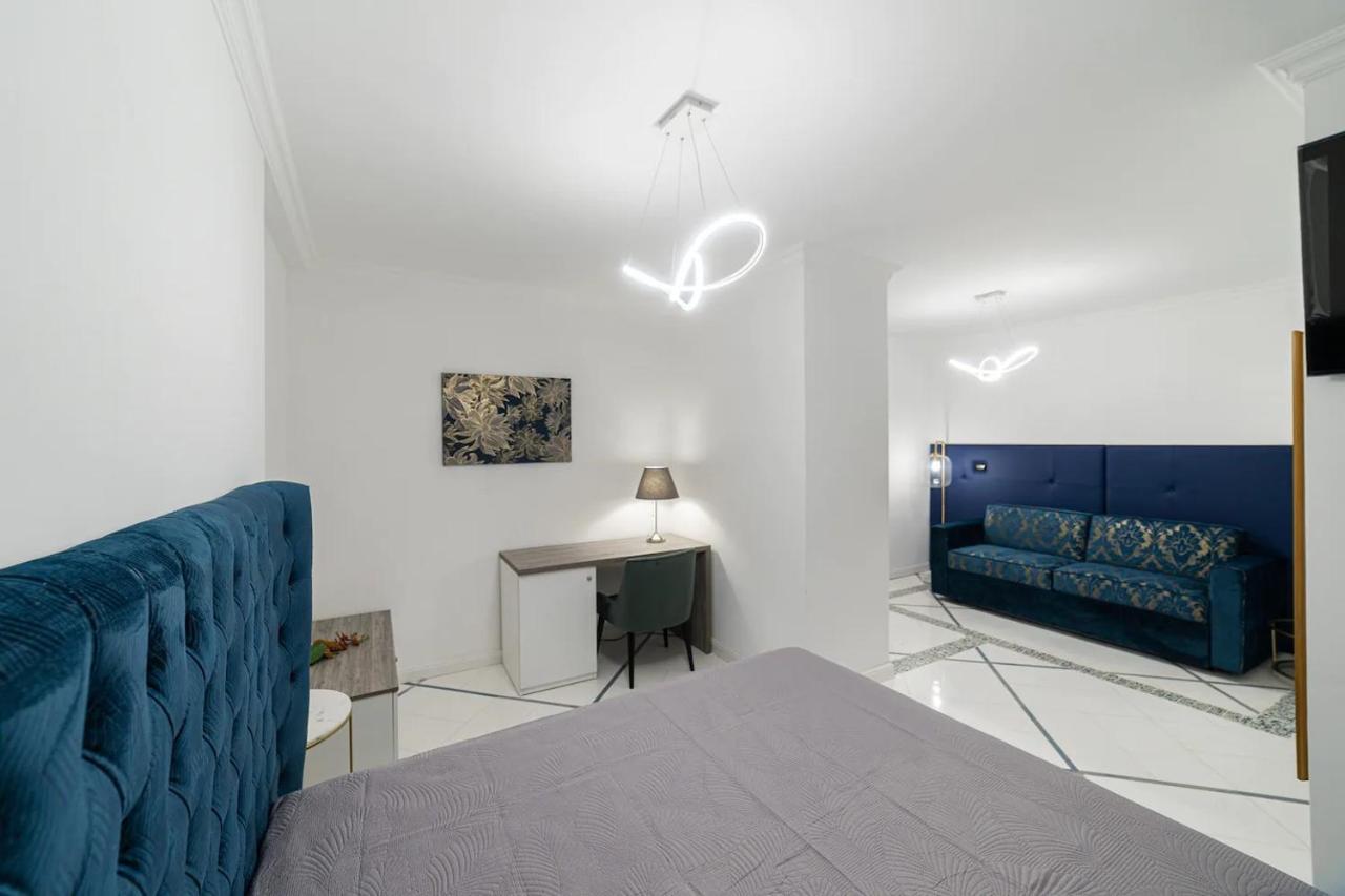 Apartments Hotel Real Suite Napoli Chiaia Mergellina Exteriör bild