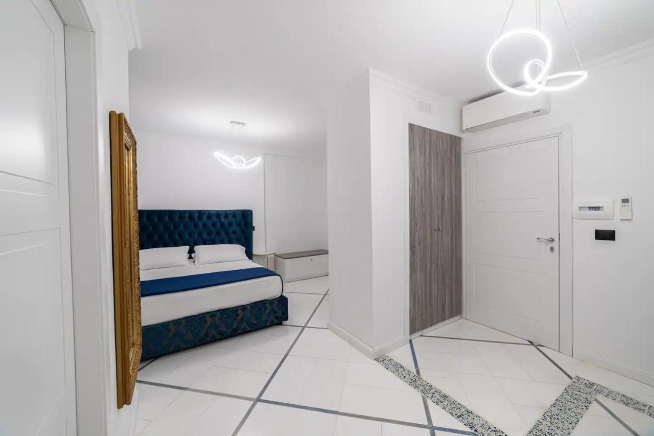 Apartments Hotel Real Suite Napoli Chiaia Mergellina Exteriör bild