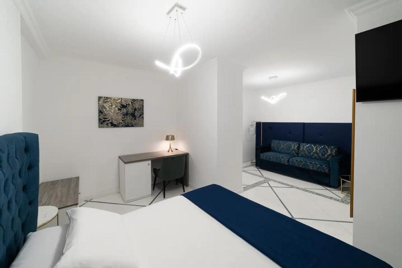 Apartments Hotel Real Suite Napoli Chiaia Mergellina Exteriör bild