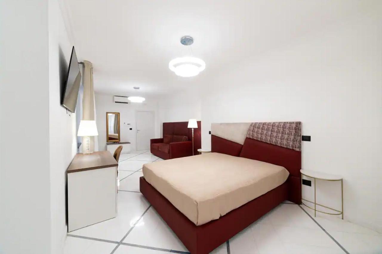 Apartments Hotel Real Suite Napoli Chiaia Mergellina Exteriör bild