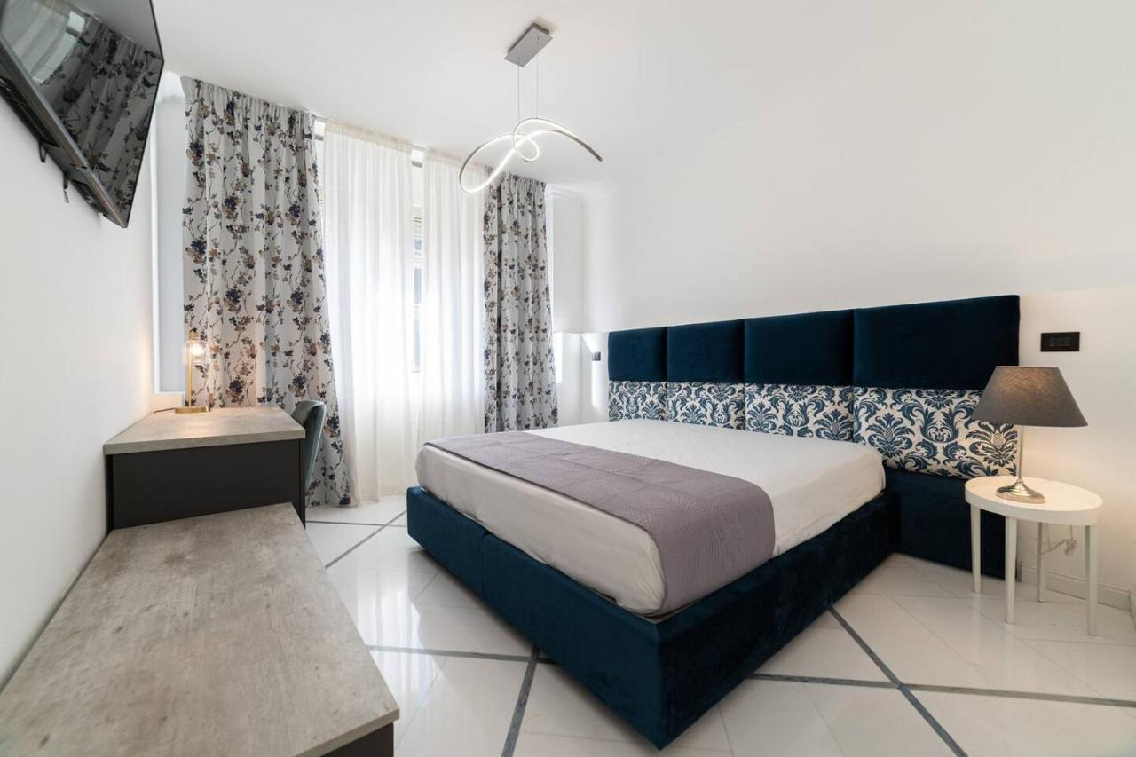 Apartments Hotel Real Suite Napoli Chiaia Mergellina Exteriör bild