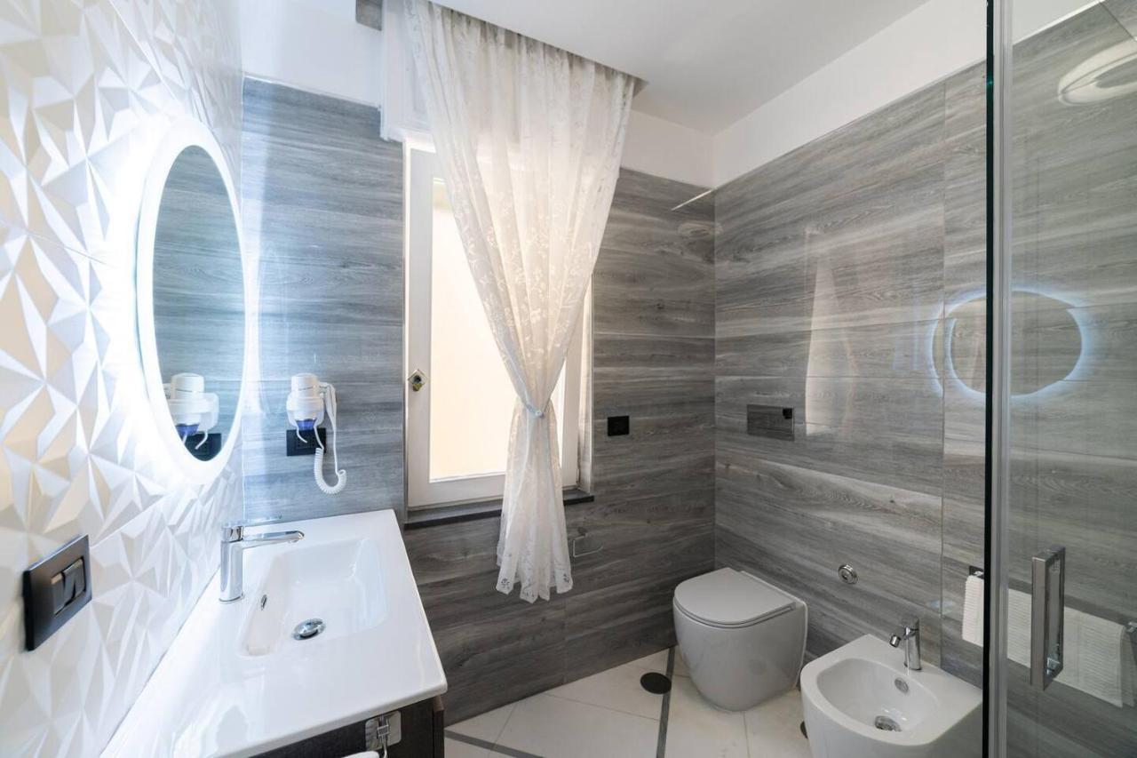 Apartments Hotel Real Suite Napoli Chiaia Mergellina Exteriör bild