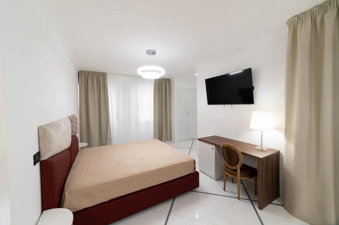 Apartments Hotel Real Suite Napoli Chiaia Mergellina Exteriör bild