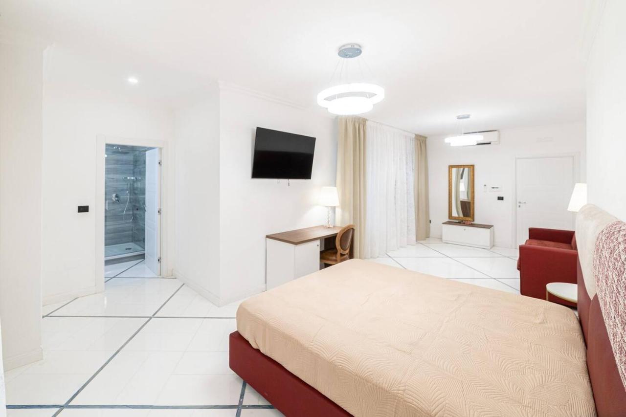 Apartments Hotel Real Suite Napoli Chiaia Mergellina Exteriör bild